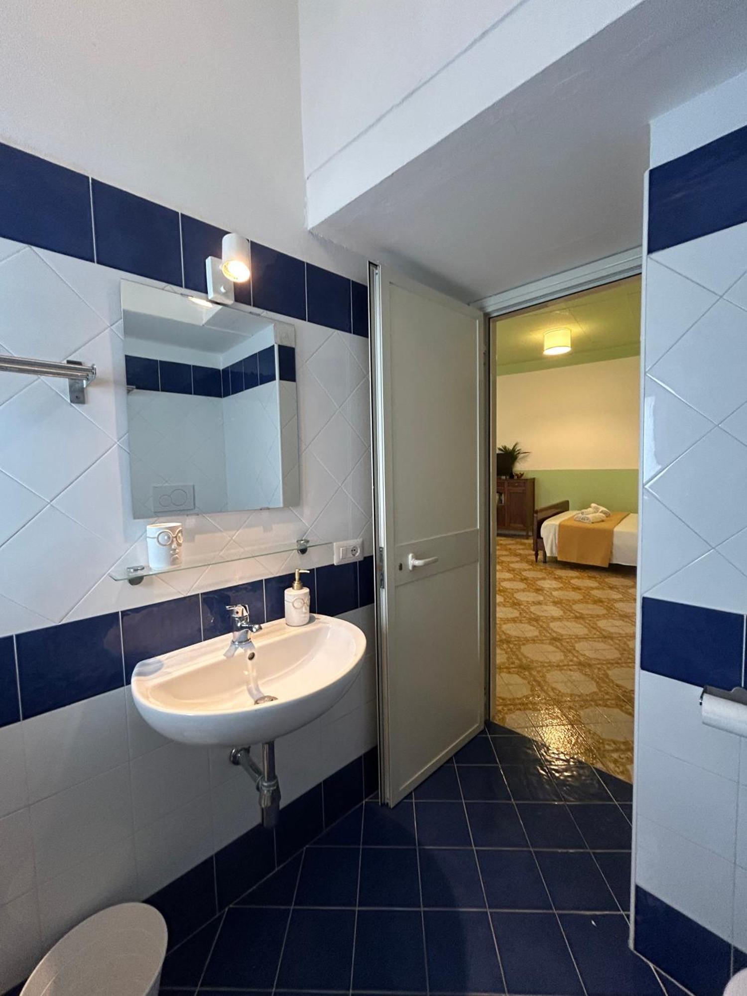 Casa Maria Rosa - Seaside Apartment Sorrento Esterno foto